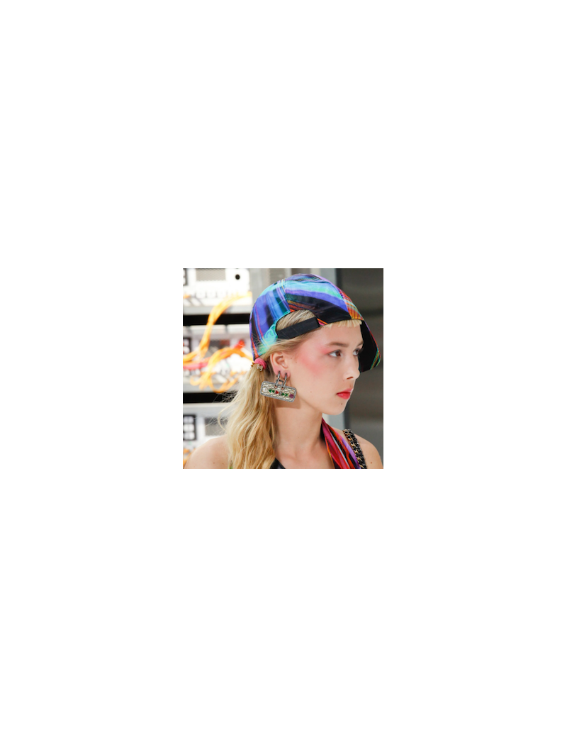 Clips CHANEL Printemps Eté 2017