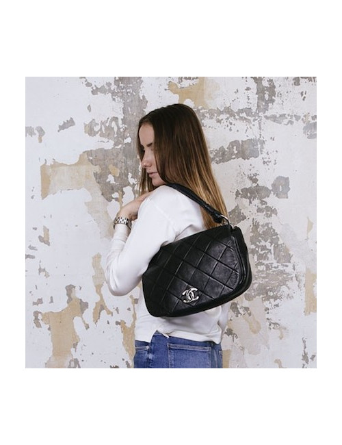 Sac CHANEL cuir d'agneau noir matelassé