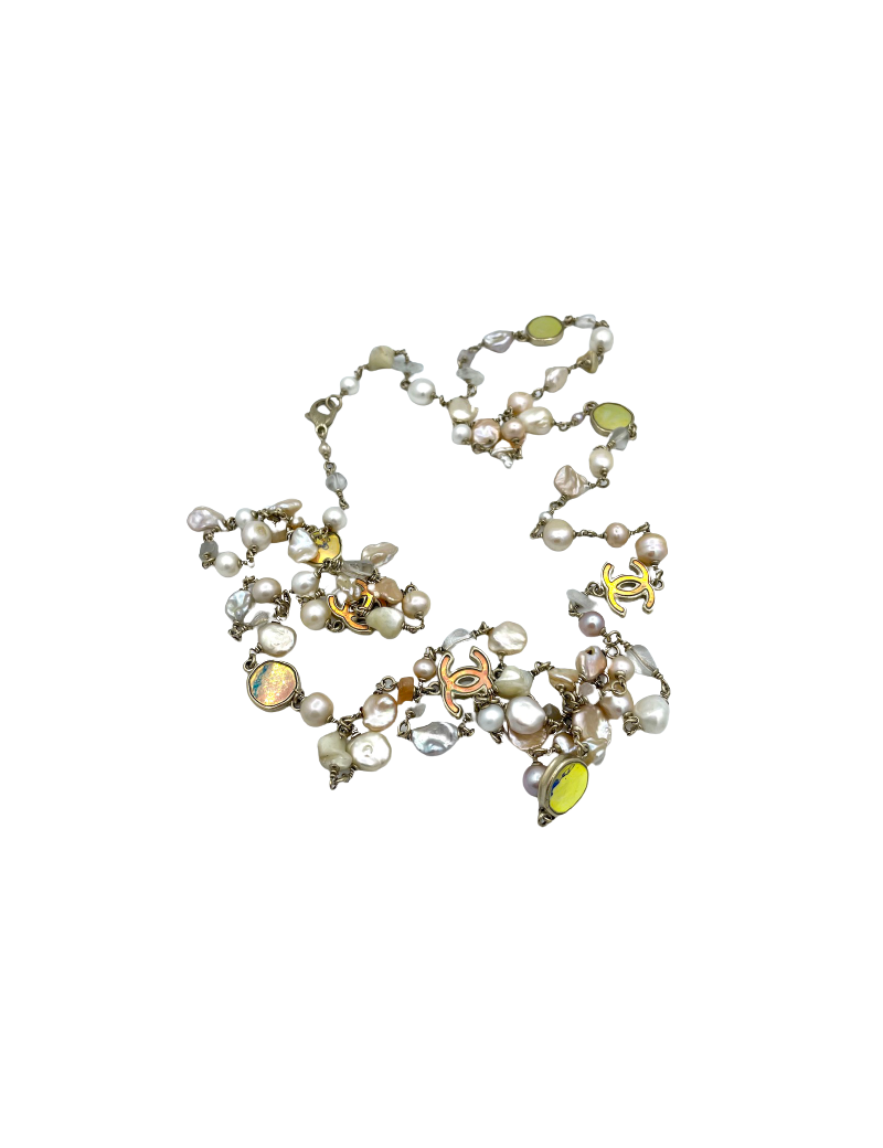 Sautoir CHANEL perles d'eau douce nacrees