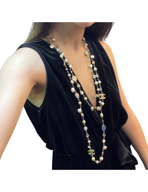 Sautoir CHANEL perles d'eau douce nacrees