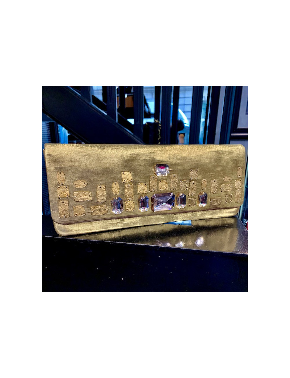 Pochette CHRISTIAN LACROIX cuir et soie doré