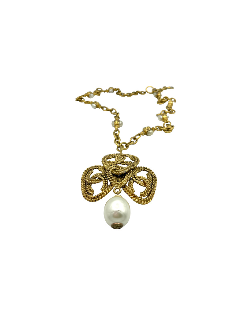 CHANEL long vintage necklace in golden metal and beads