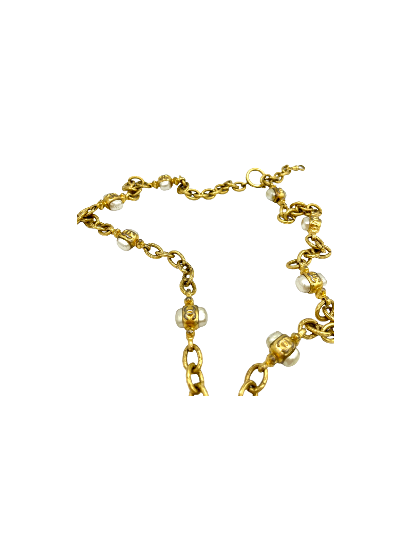 CHANEL long vintage necklace in golden metal and beads