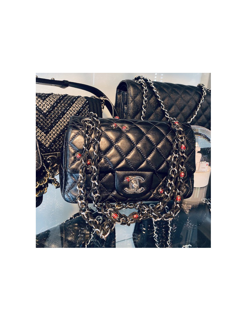 CHANEL mini timeless cuir d'agneau noir