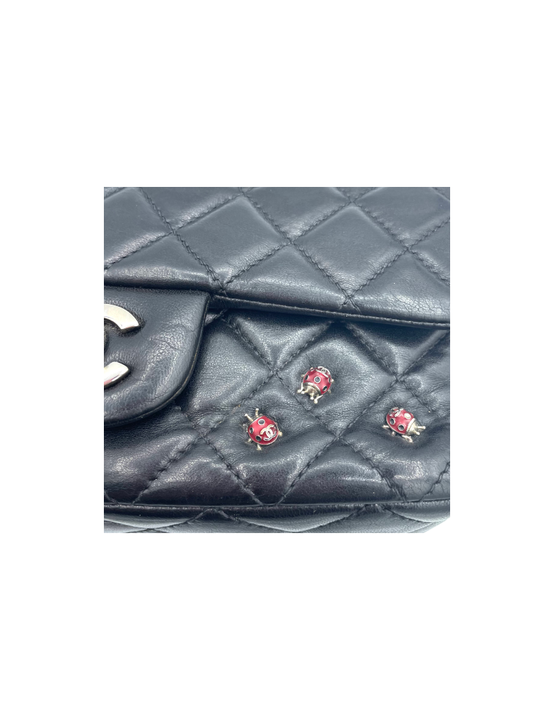 Sac Ladybug CHANEL // Valois Vintage Paris 8 rue des Saussaies Paris 8