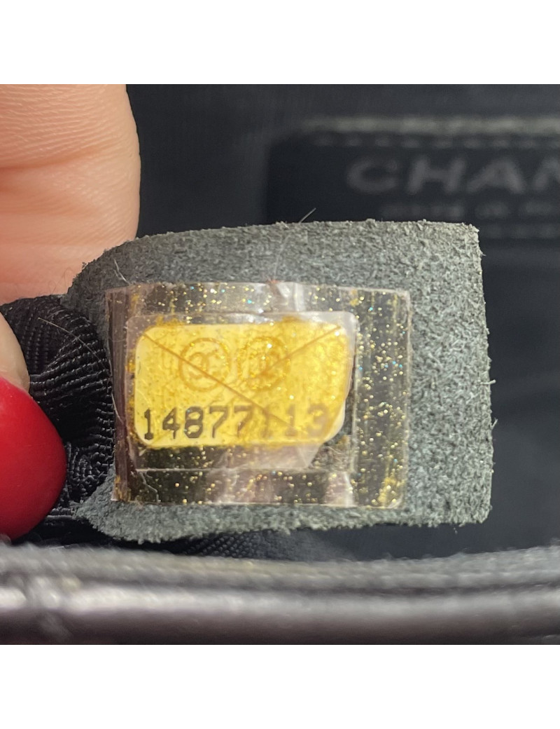 Sac Ladybug CHANEL // Valois Vintage Paris 8 rue des Saussaies Paris 8