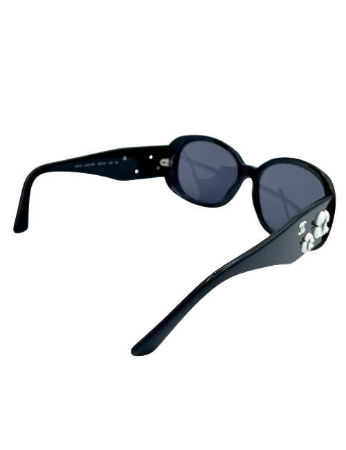 Lunettes de soleil Chanel noir à fleurs