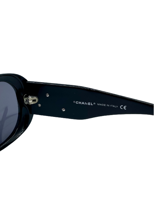 Lunettes de soleil Chanel noir à fleurs