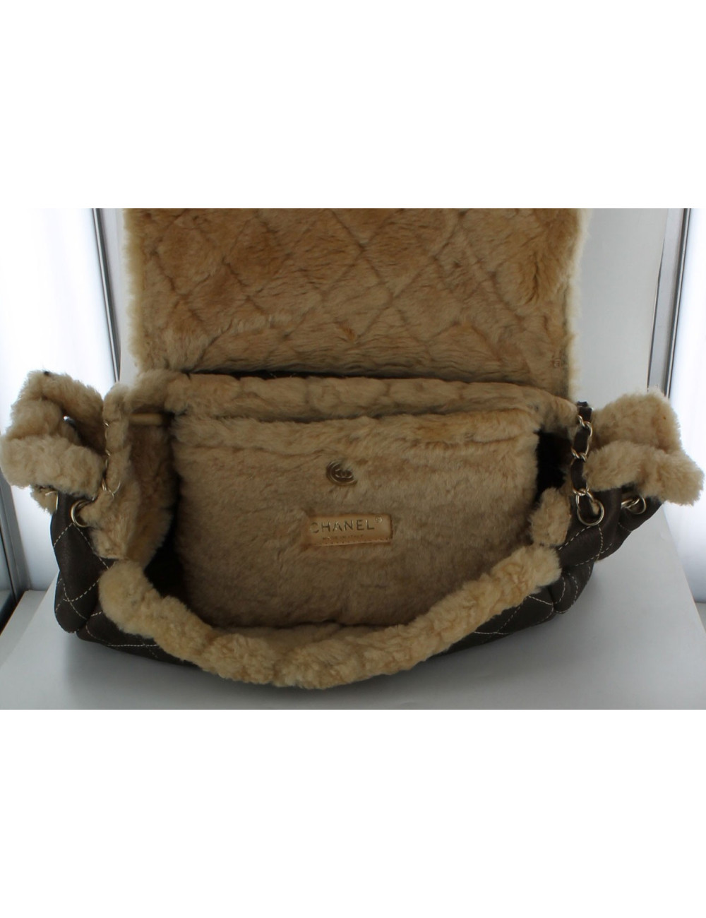 sac CHANEL en peau retourné