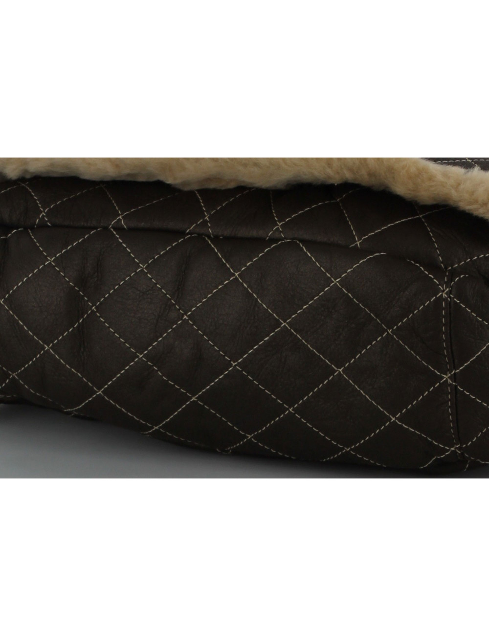 sac CHANEL en peau retourné