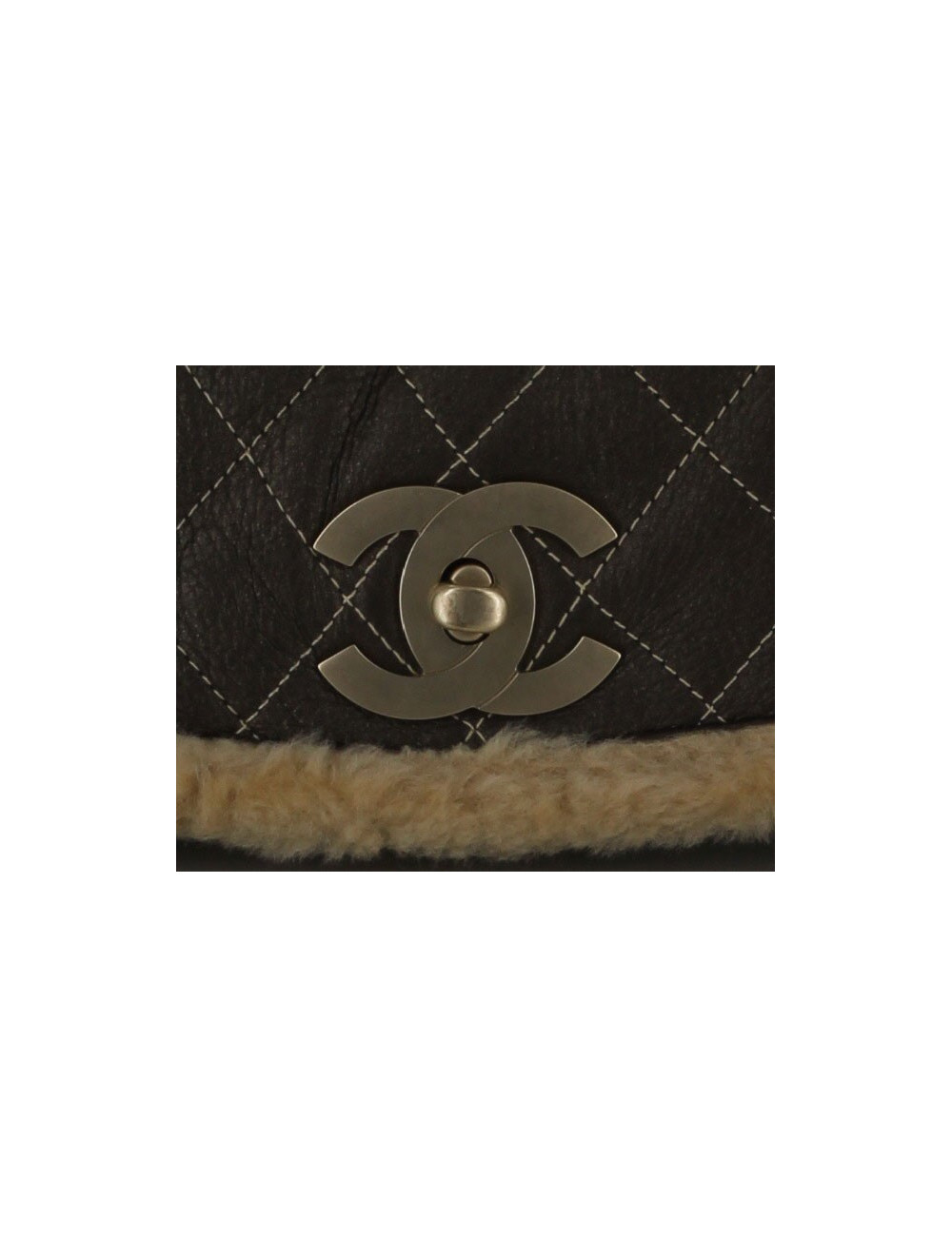 sac CHANEL en peau retourné