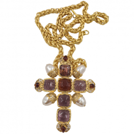 Sautoir croix Marguerite de Valois topaze améthyste perles nacées