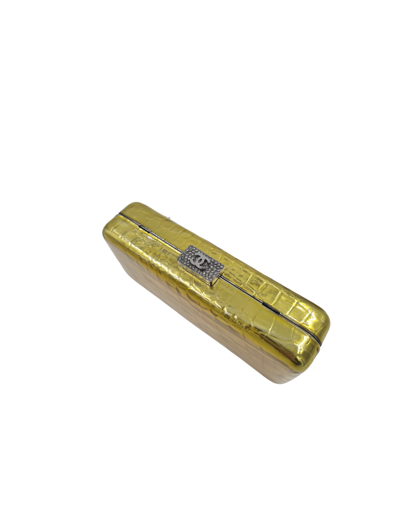 Minaudière CHANEL effet crocodile jaune