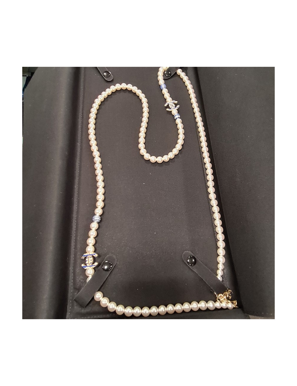 Sautoir CHANEL perles nacrées 