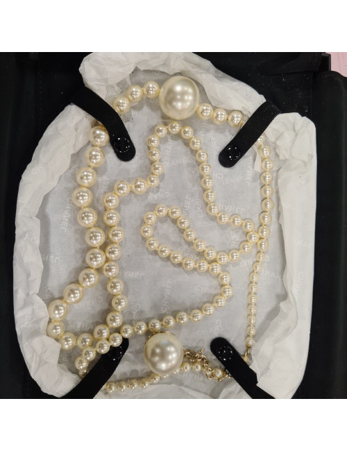 Sautoir CHANEL boules CC