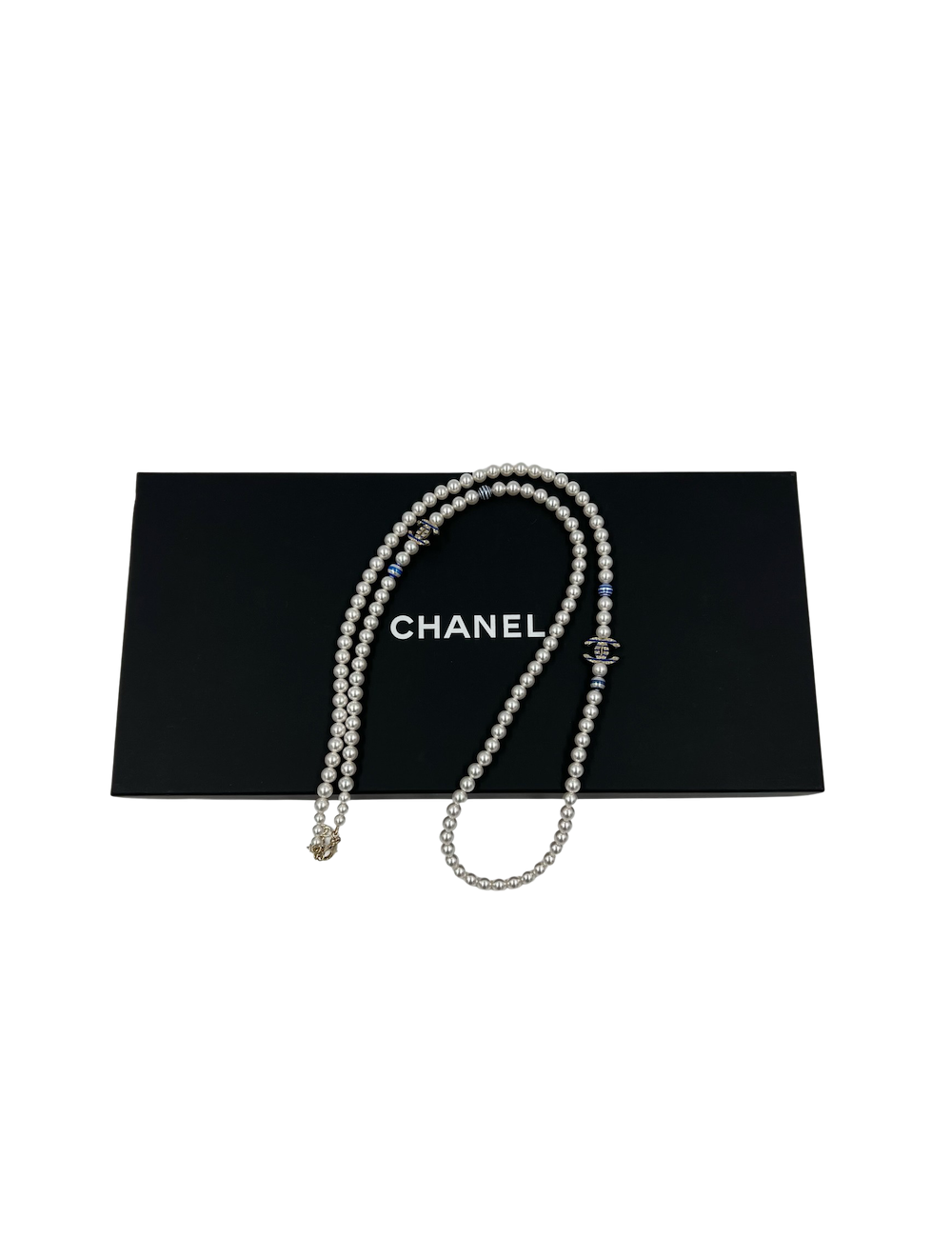 Sautoir CHANEL perles nacrées 