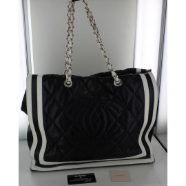 CHANEL blue smooth lambskin tote bag
