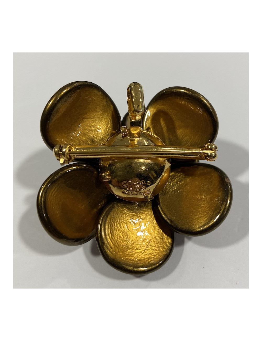 Broche pendentif CHANEL pâte de verre 