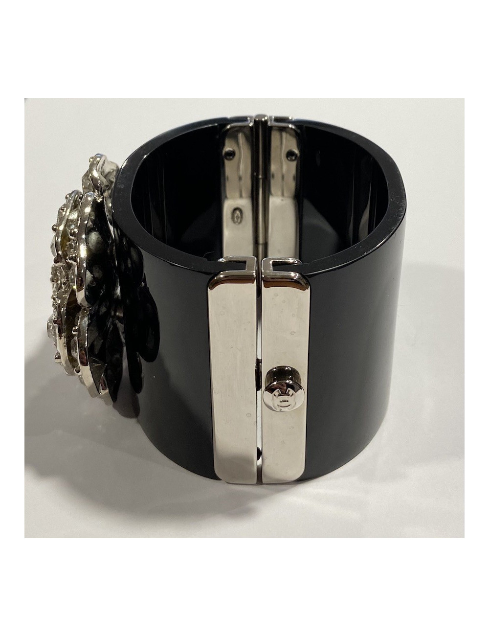 Manchette CHANEL camélia brillants