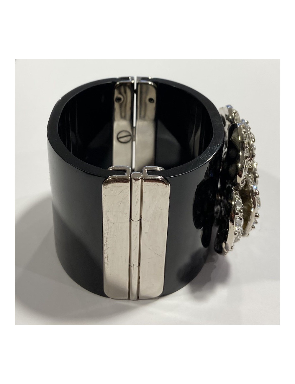 Manchette CHANEL camélia brillants