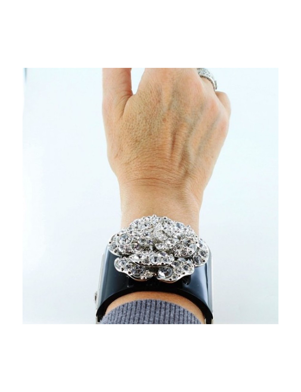 Manchette CHANEL camélia brillants