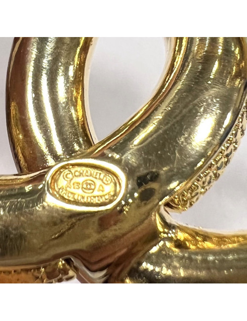 Broche CHANEL dorée corail strass