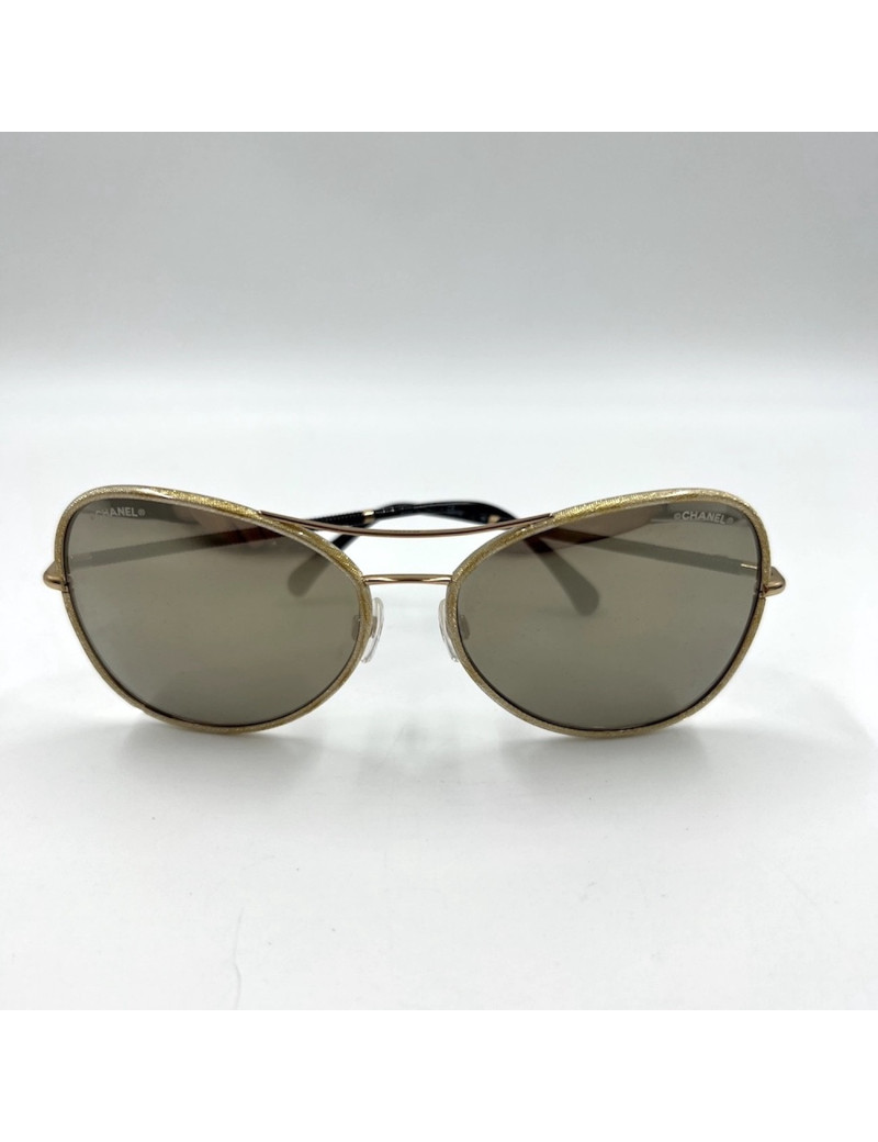 Paire de lunettes de soleil CHANEL aviateur