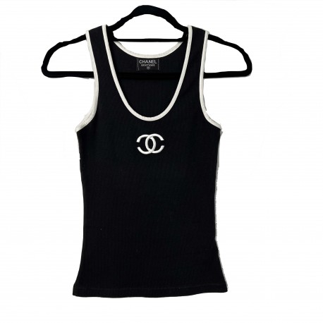 Chanel White TShirt With Black Chanel Logo  Shopee Malaysia