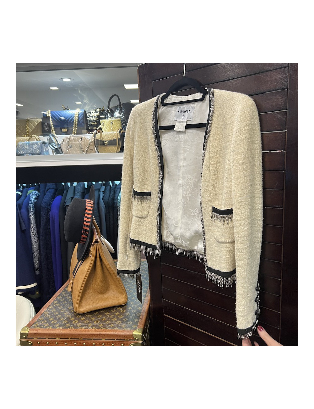 Veste T38 CHANEL crème gansée de chaînettes