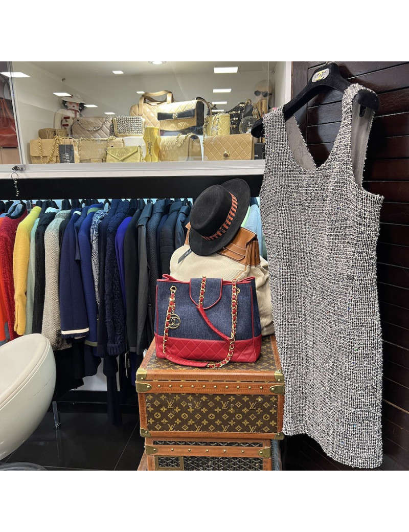 Robe T 42 CHANEL tweed blanche et fils noirs et sequins multicolores