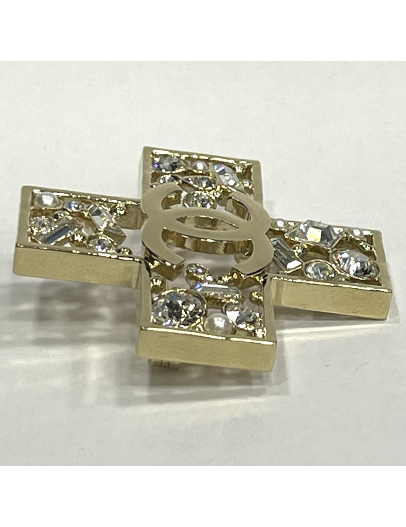 Broche CHANEL croix sertie brillants