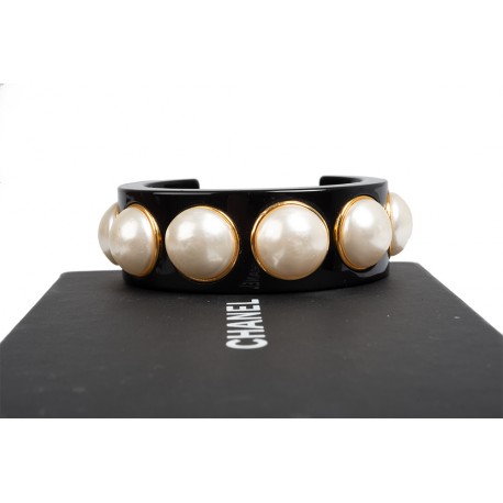 Bracelet CHANEL incrusté perles nacrées