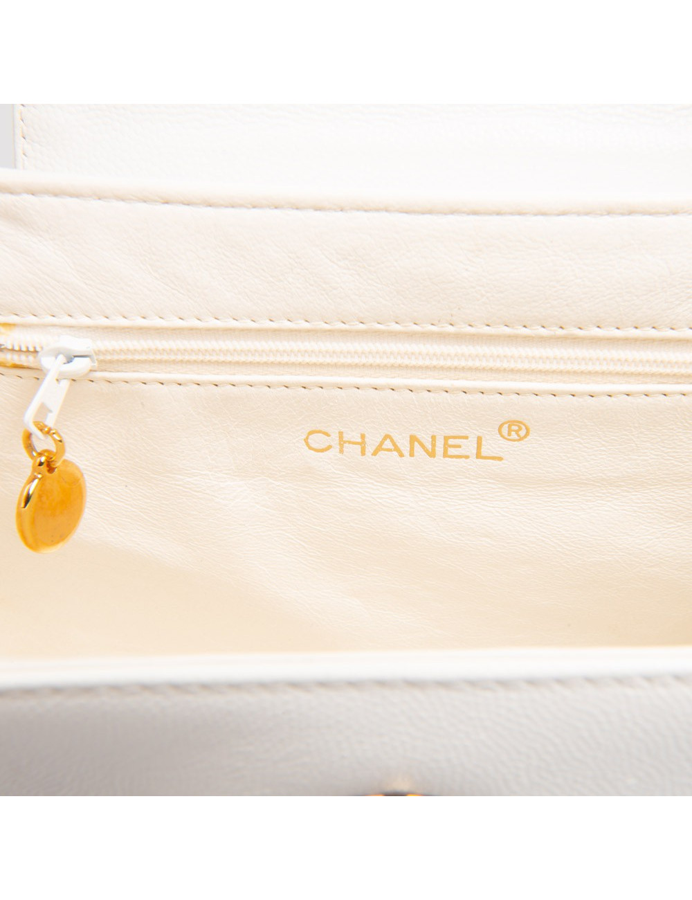 Sac à main CHANEL cuir grainé blanc Vintage