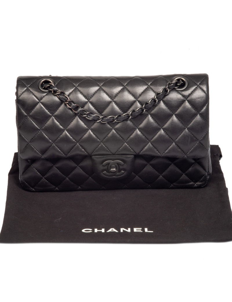 Timeless CHANEL cuir d'agneau all black