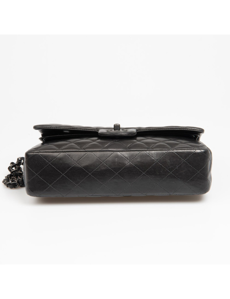 Timeless CHANEL cuir d'agneau all black