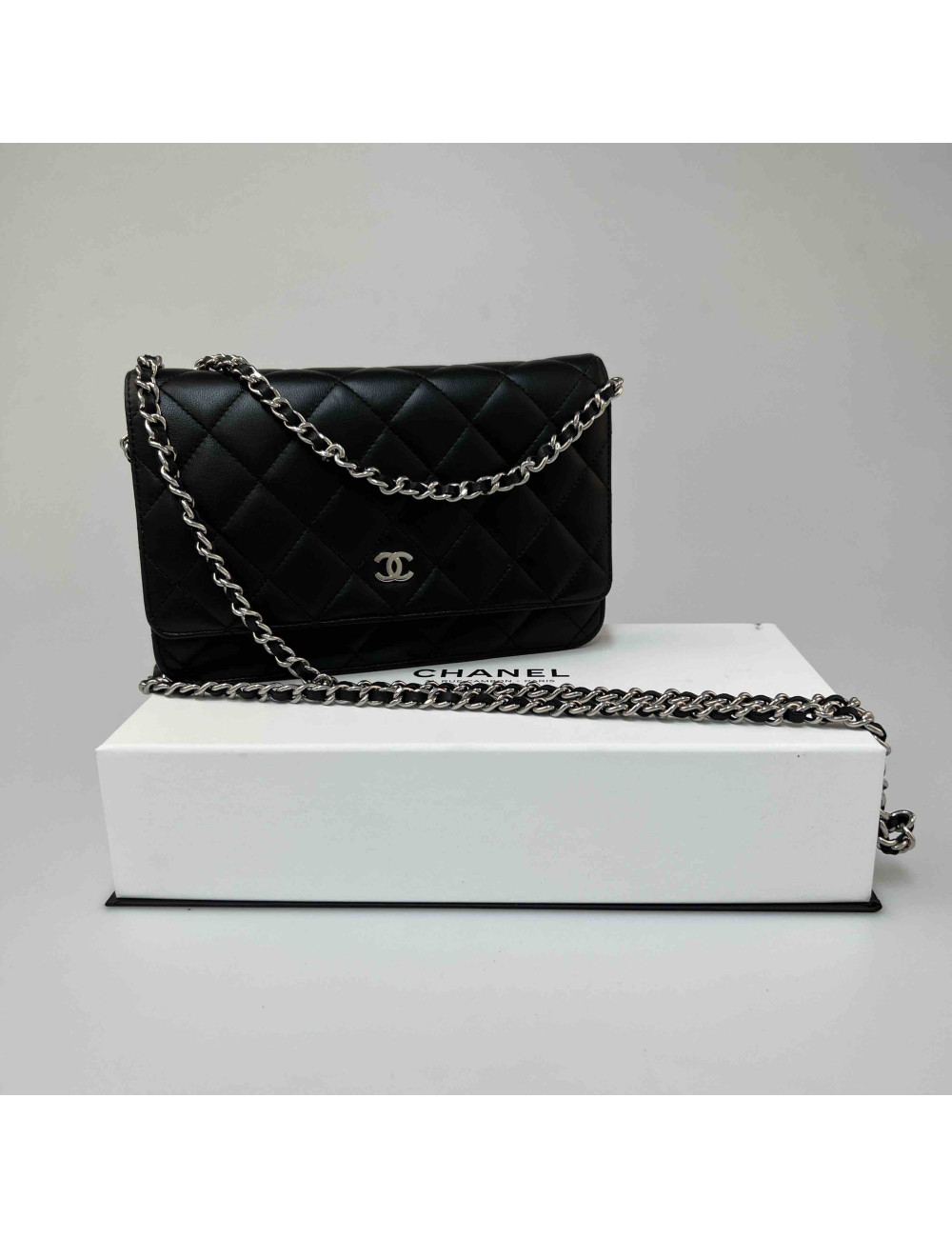 WOC Wallet on chain CHANEL cuir noir