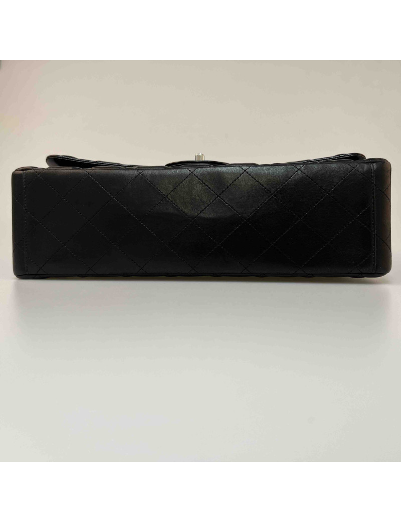 Maxi Jumbo CHANEL cuir d'agneau noir