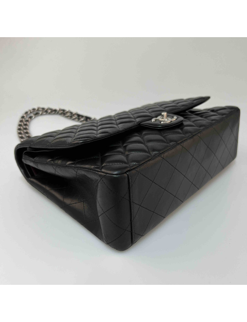 Maxi Jumbo CHANEL cuir d'agneau noir