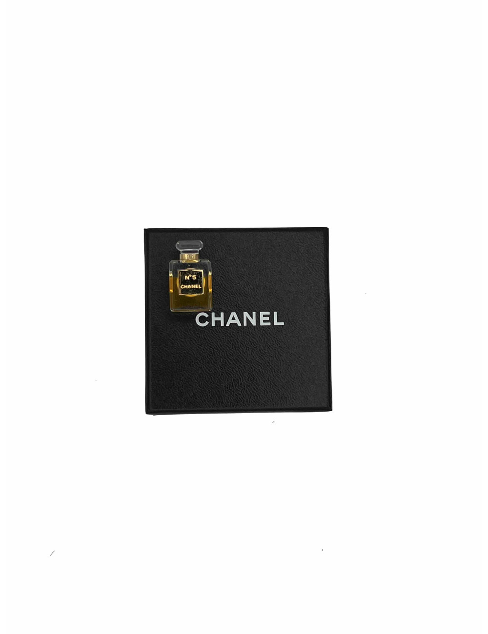 Pin's CHANEL P/E 2005