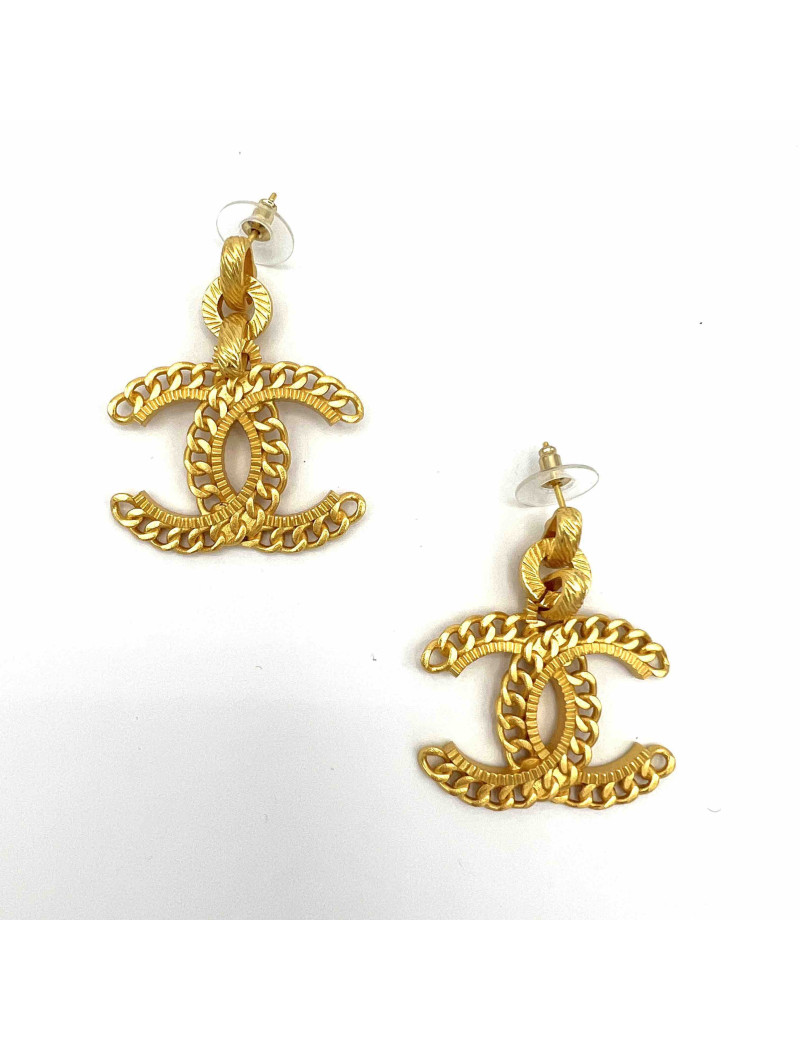 Clous CHANEL pendants dorés