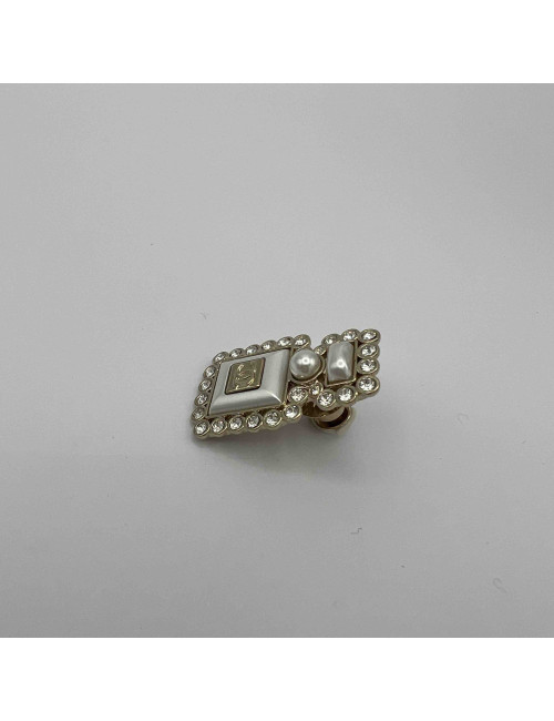 Pin's CHANEL bouteille nacrée