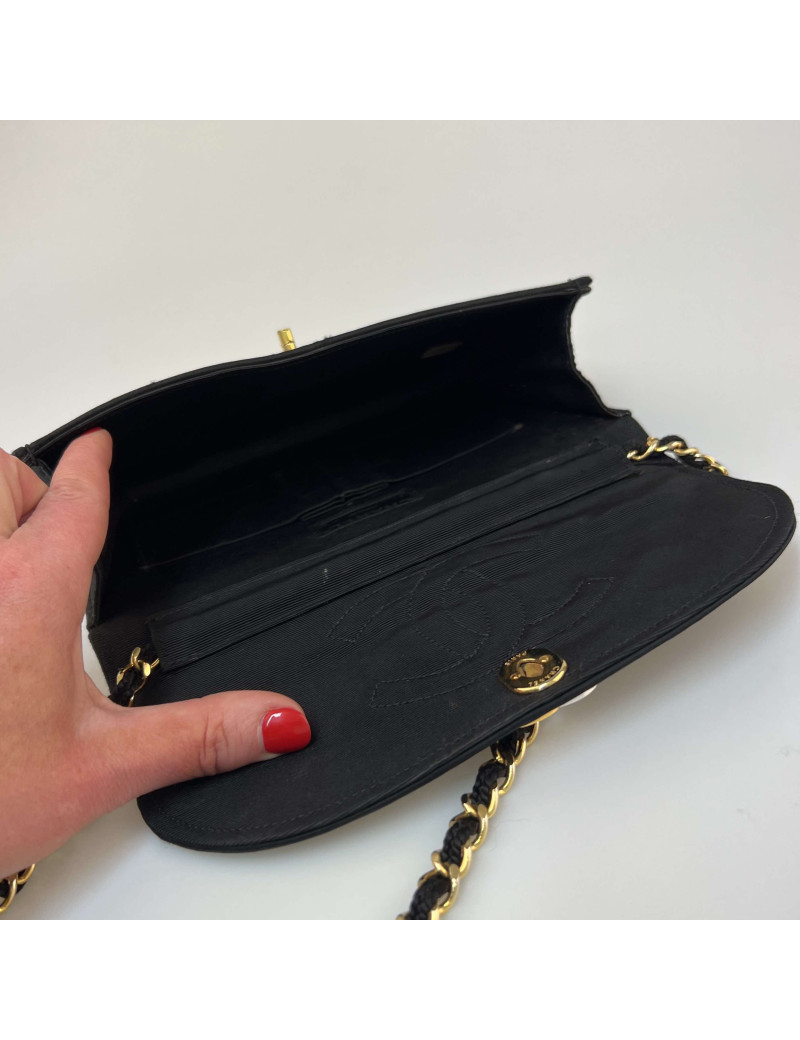 Sac à main CHANEL Couture satin noir 