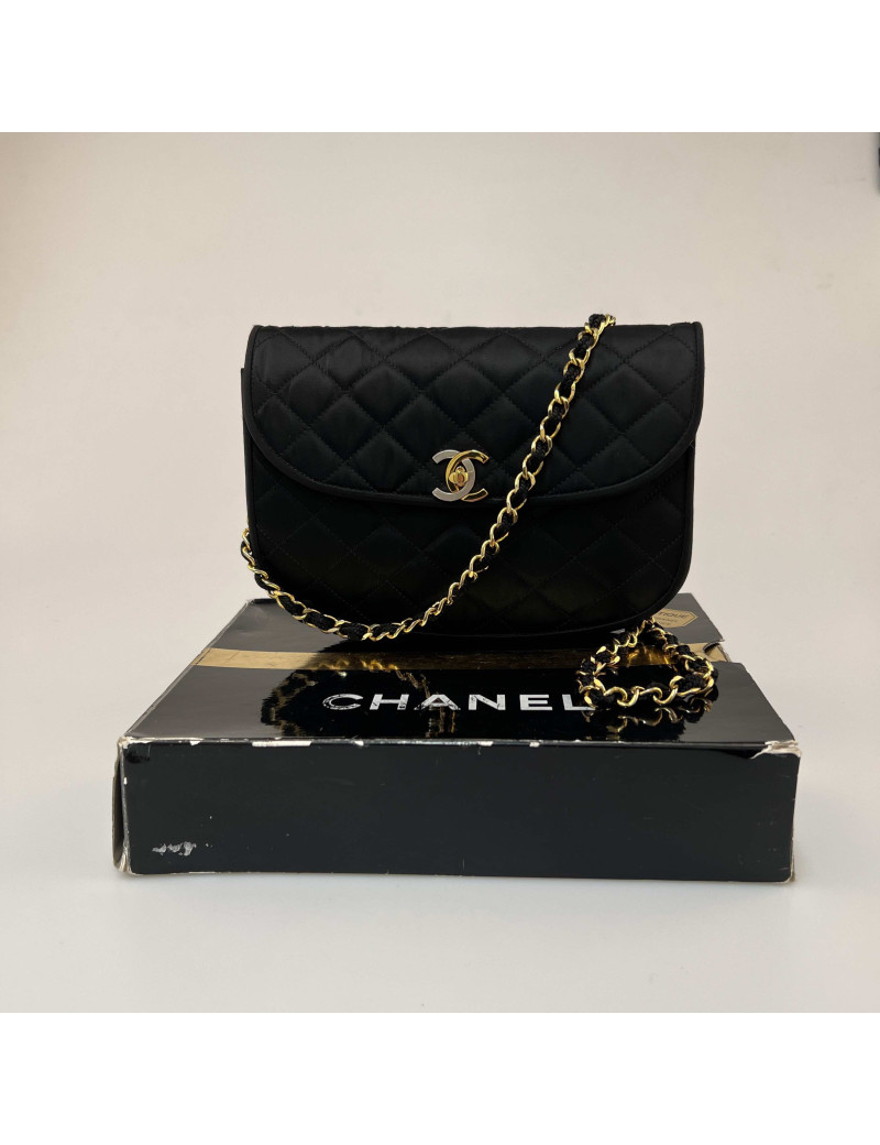 Sac à main CHANEL Couture satin noir 