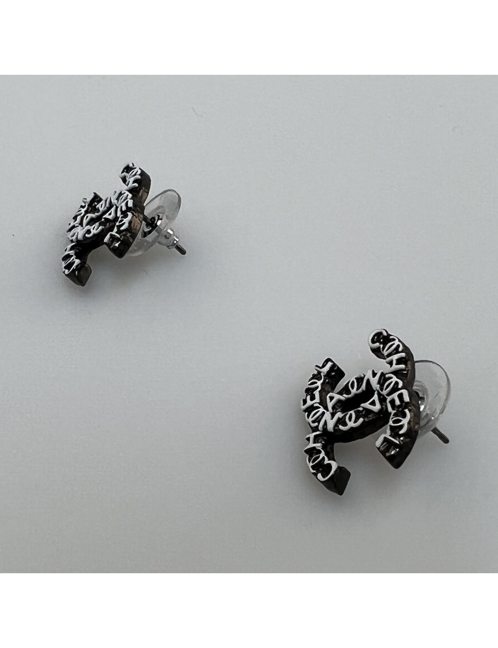 Clous CC CHANEL noir blanc