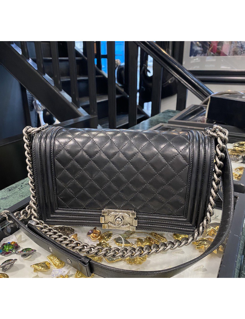 Sac Boy CHANEL cuir noir