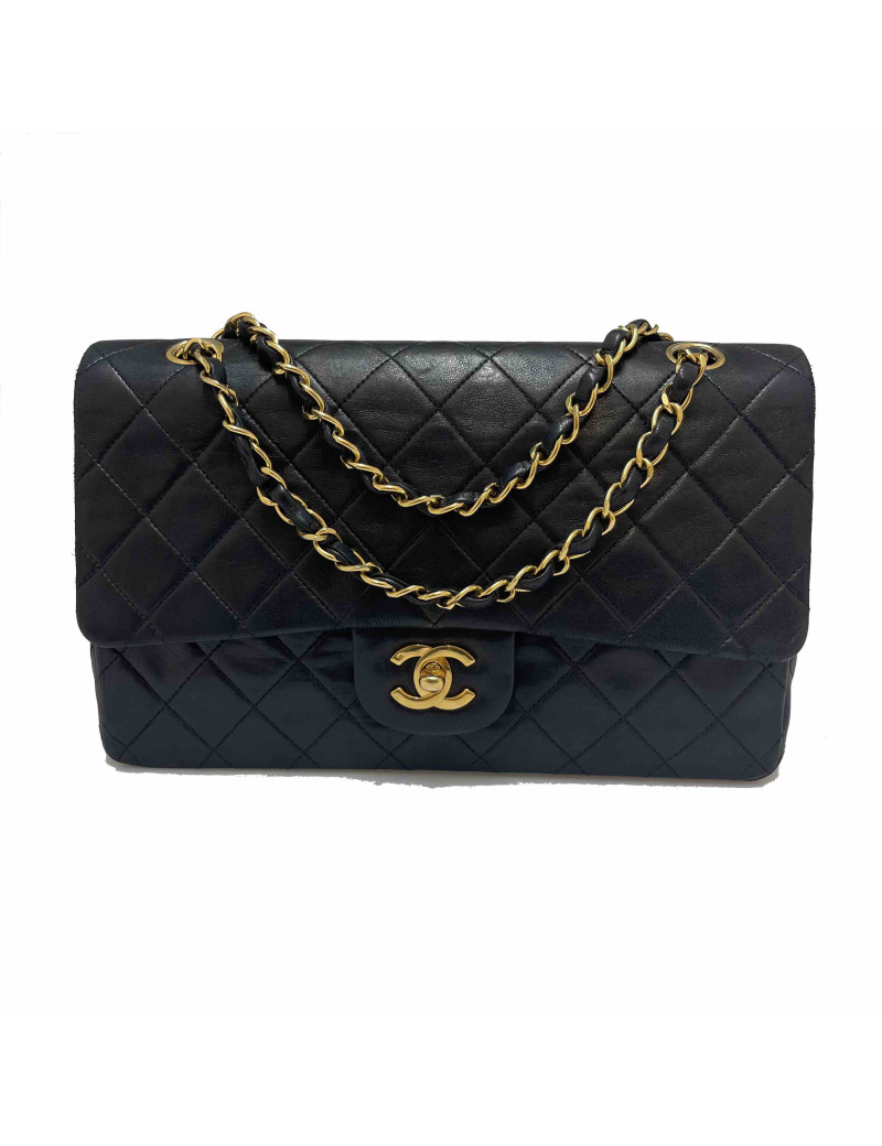 Timeless CHANEL noir vintage matelassé