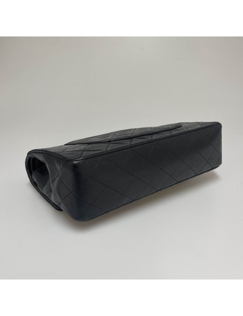 Timeless CHANEL noir vintage matelassé