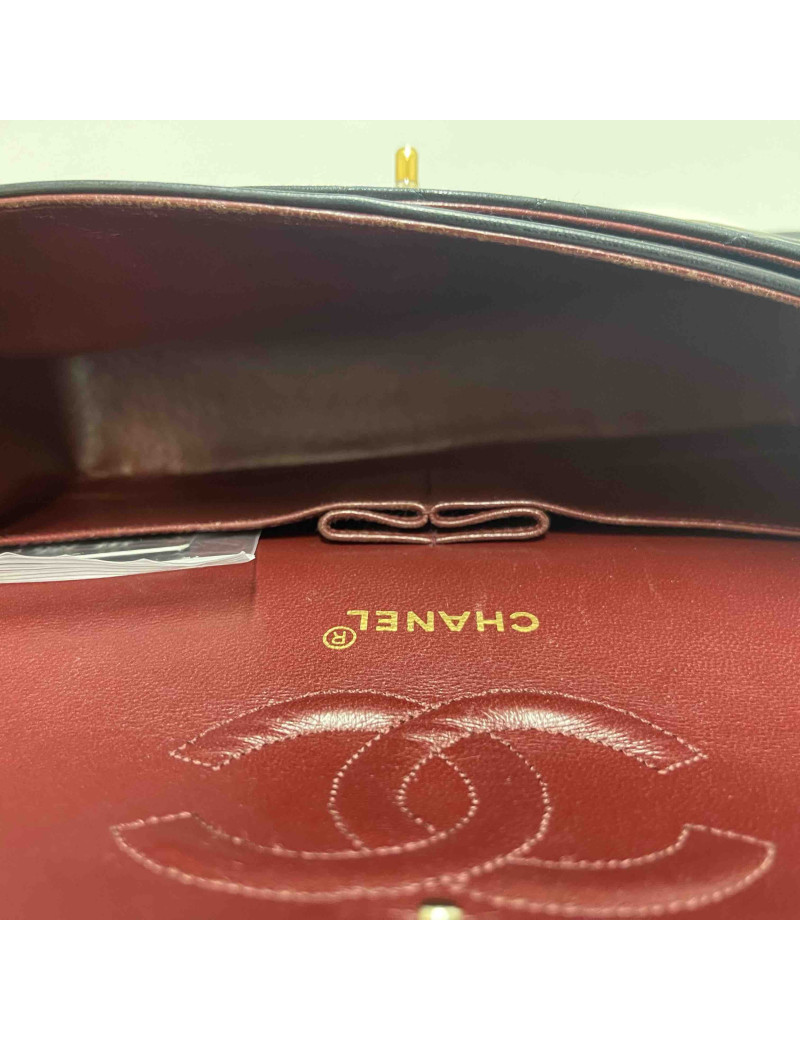 Timeless CHANEL noir vintage matelassé