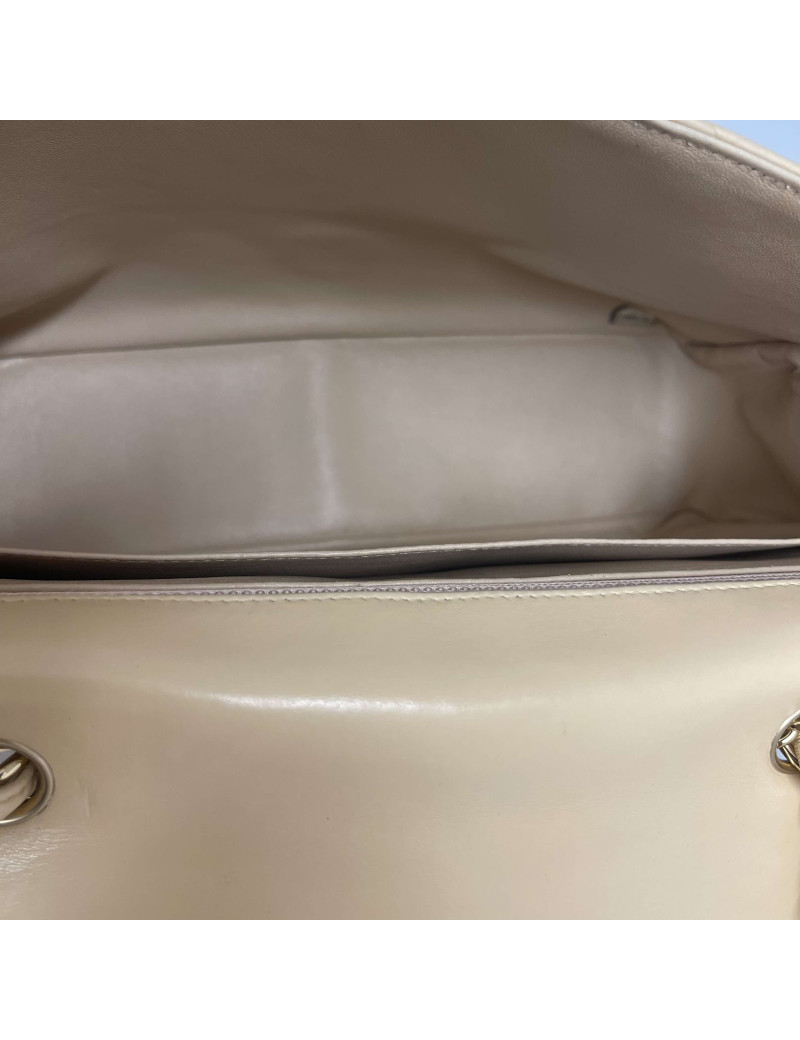 Jumbo CHANEL cuir d'agneau beige