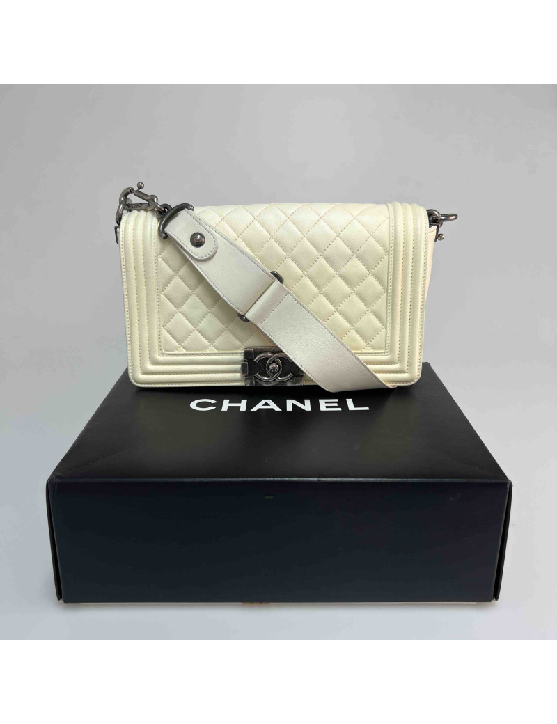 Sac Boy CHANEL coquille d'oeuf bandoulière